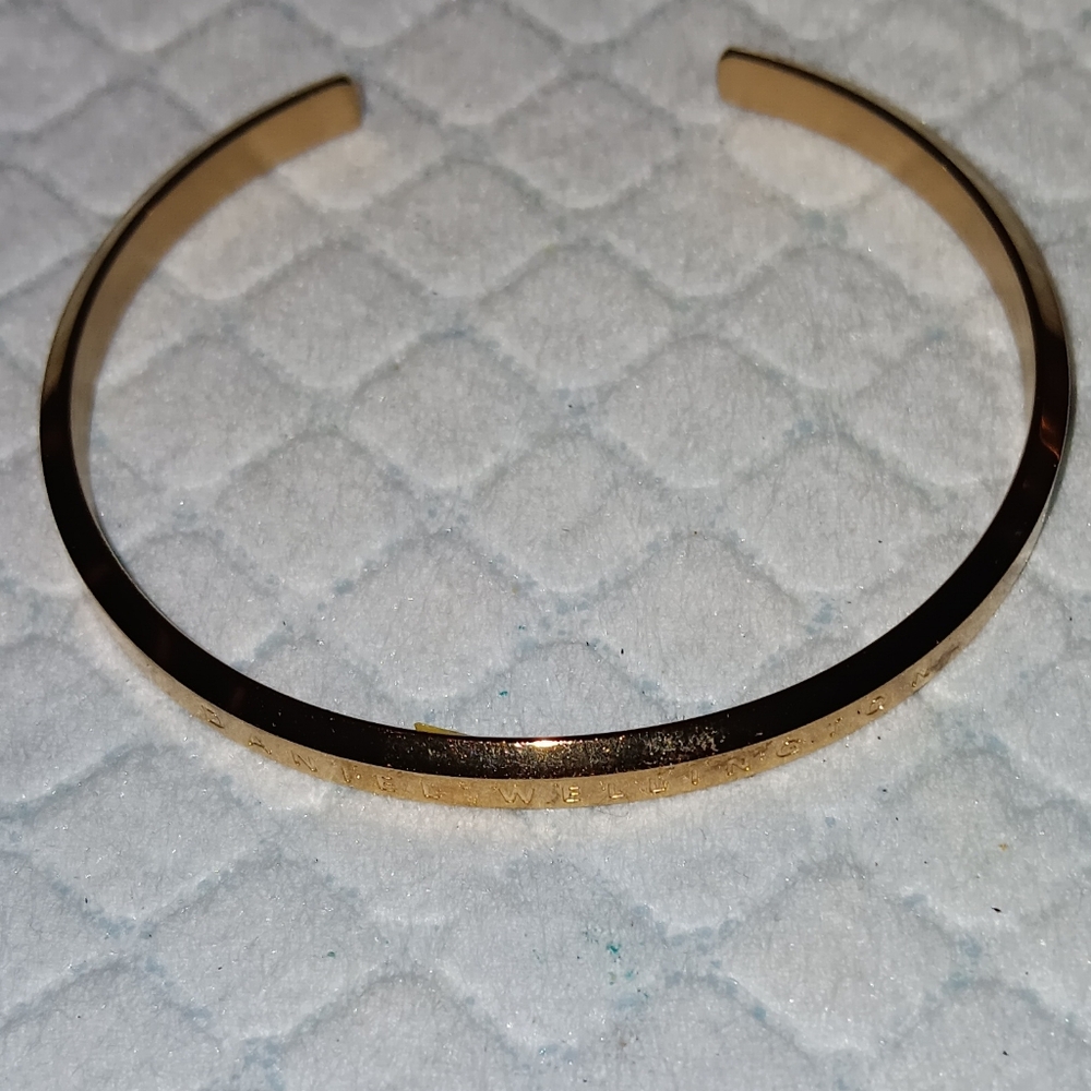 Daniel Wellington Small Gold Tone Bracelet
